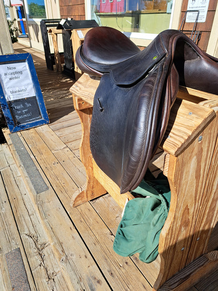 17.5" County Sensation Jumping Saddle
