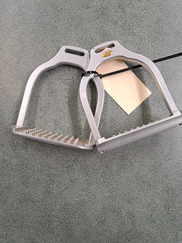 Makebe Dressage Stirrups