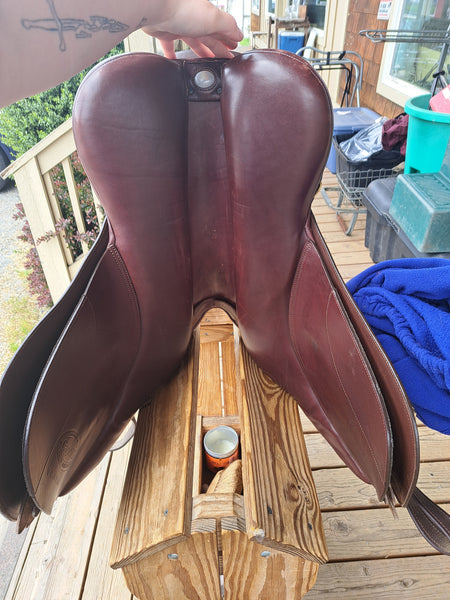 19" Bates Caprilli Close Contact Saddle