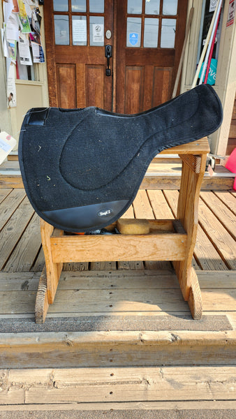 Tough 1 Soft saddle with stirups and pad
