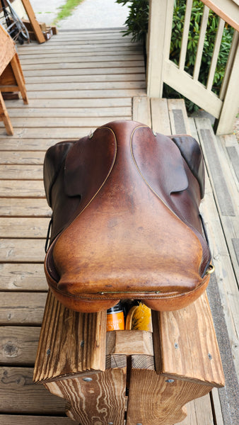 17" Crosby Hampton Classic Saddle
