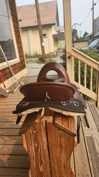 16" Crest Ridge Saddlery Endurance Saddle