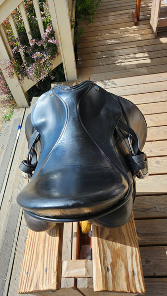 17.5" Sommer Novelle Dressage Saddle