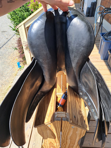 16.5" Fredy Roosli Pilatus Dressage Saddle