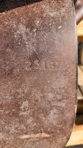 19.5" Lovatt & Ricketts Saddleseat Cutback Saddle