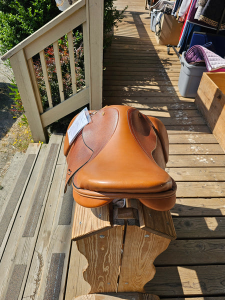 17" Beval Ltd Close Close Contact Jump Saddle