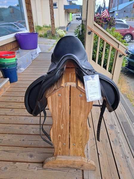 17.5" Equipe Bocelli Monoflap Dressage Saddle