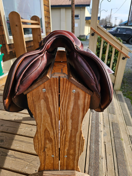 17.5" Custom Saddlery Monte Carlo Jumping Saddle