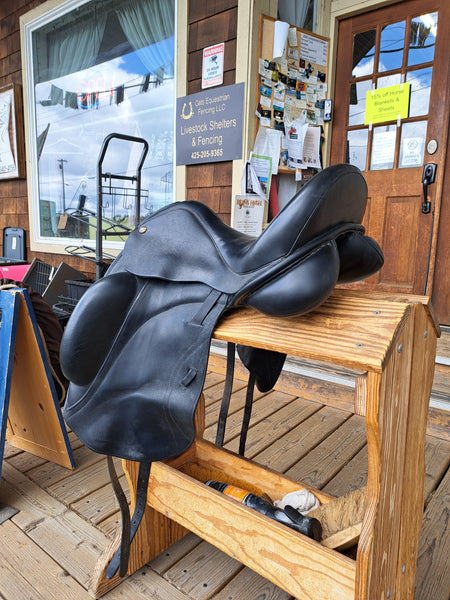 17" NSC Rhomeo Monoflap Dressage Saddle