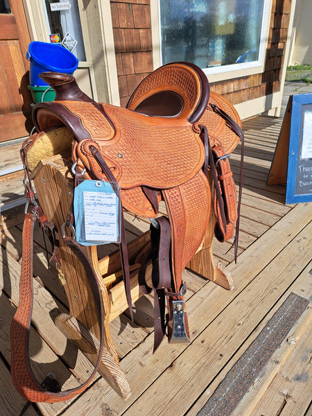 Mark Plumly custom wade tree roping saddle 16" seat