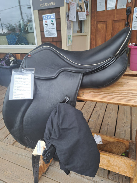 17.5" Max Flex Dressage Saddle