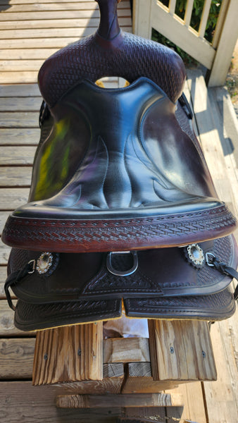 15" Crates Round Skirt Western Trail Saddle