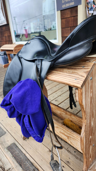 17.5" Bates Caprilli Dressage Saddle