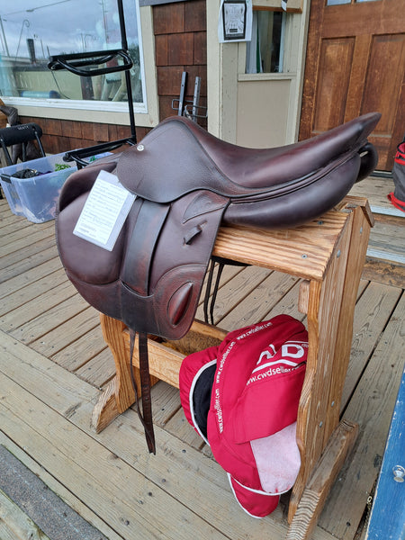 18" CWD SE12 Cross Country jumping saddle