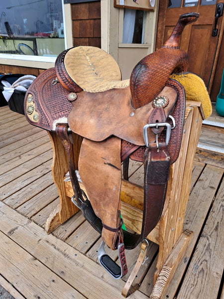 13" Double J Lynn Mckenzie Special Barrel Saddle