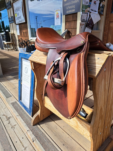 17" HDR Close Contact Jump Saddle