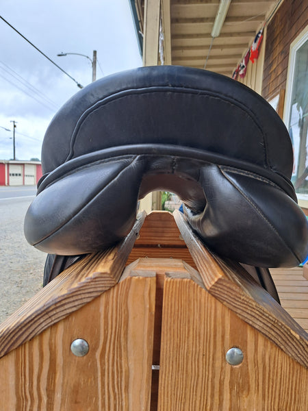 18" JRD Dressage Saddle