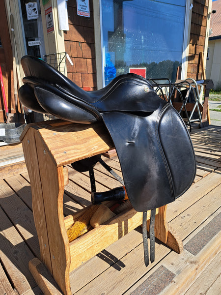 17" Karl Niedersuss Sattlemeister Dressage Saddle