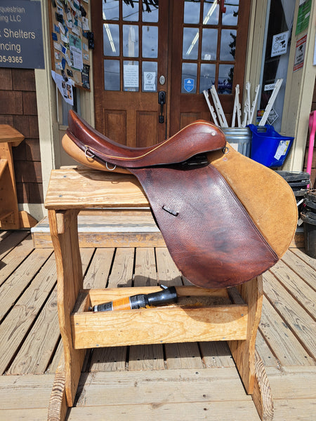16.5" Courbette Classic All Purpose Saddle