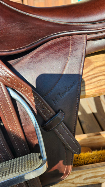 17.5" M. Toulouse senise Close Contact Jump Saddle