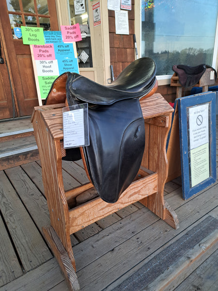 18" Stubben Romanus Dressage Saddle