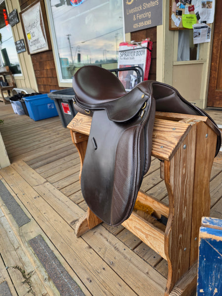 ON TRIAL 17" Collegiate Art All Purpose English Saddle
