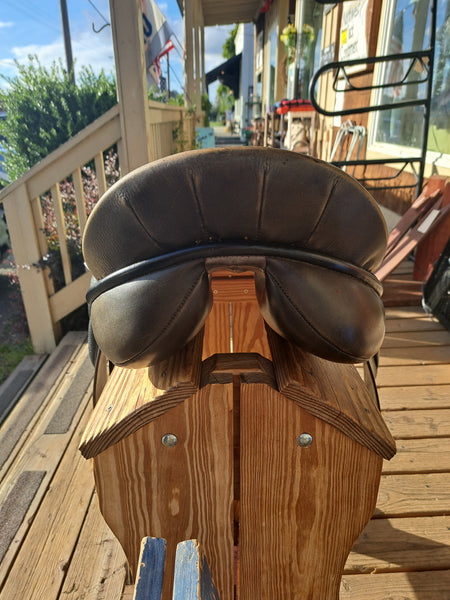 18" Rembrandt Integra Dressage Saddle