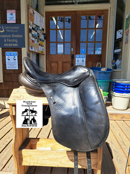 17.5" Schleese Wave Dressage Saddle