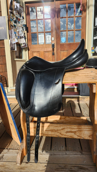 18" Equipe Emporio Monoflap Dressage Saddle