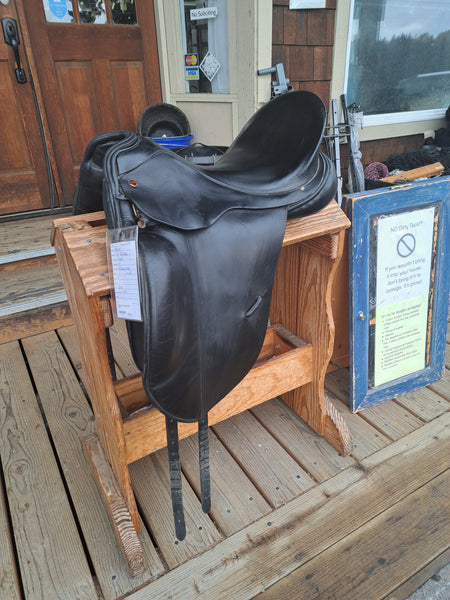 17" Albion SLK Dressage Saddle