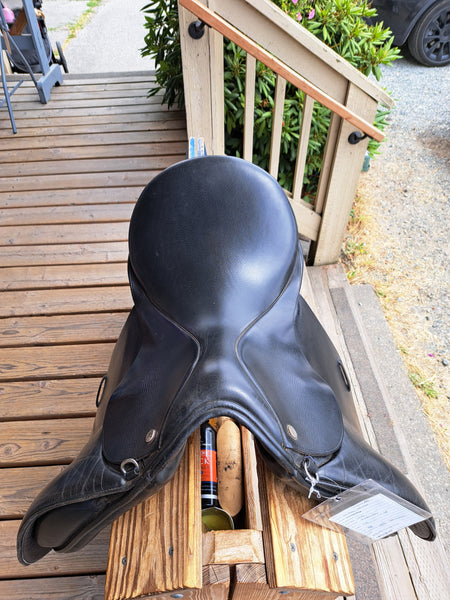 17.5" Klimke Miller Dressage Saddle