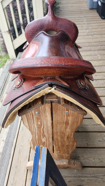 16" Crates Western Trail Saddle