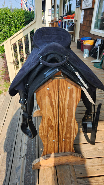 Tough 1 Soft saddle with stirups and pad