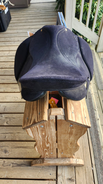 17.5" Wintec Pro Dressage Saddle