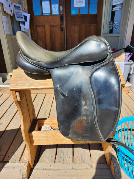 18" Anky Bonfire Dressage Saddle by Cliff Barnsby