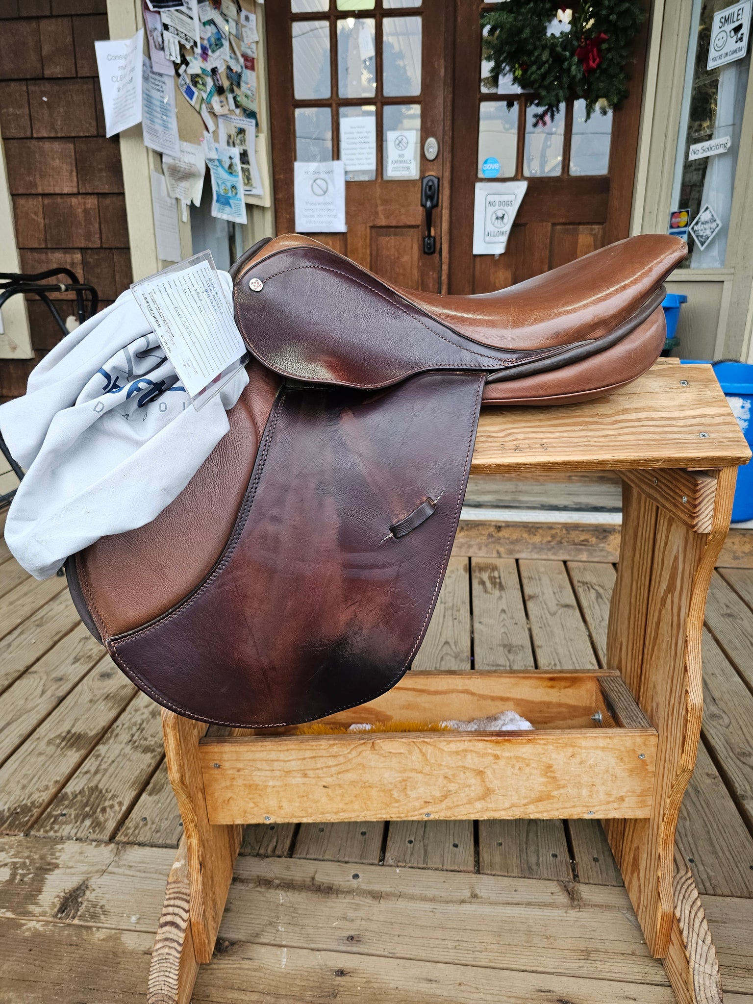 17" Courbette Close Contact Saddle