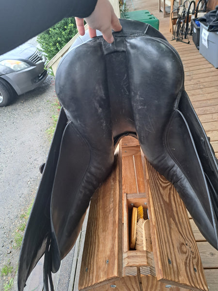 16.5" Paris Tack Dressage Saddle