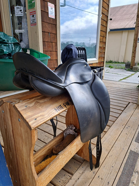 18" Schleese CHB Dressage Saddle