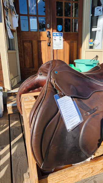 17.5" Stubben Genesis CS De Luxe Jump Saddle