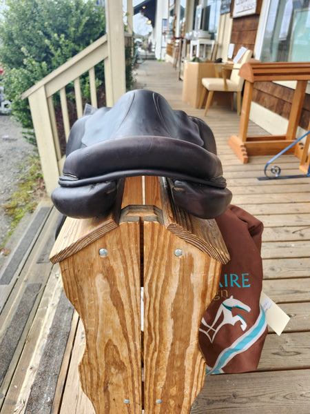 17.5" Voltaire Blue Infinate Jump Saddle