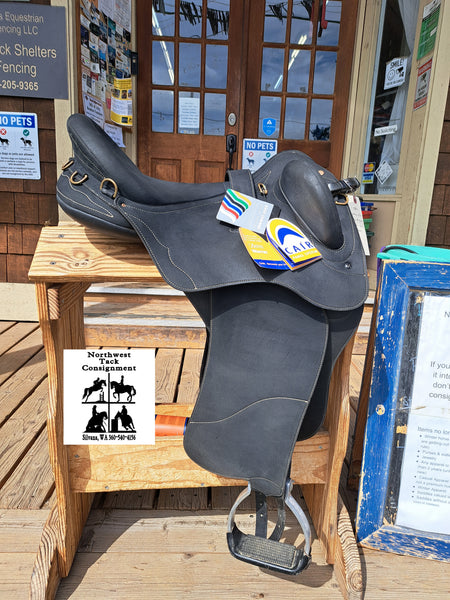 Bates Wintec Swinging Fender Australian Saddle - Large