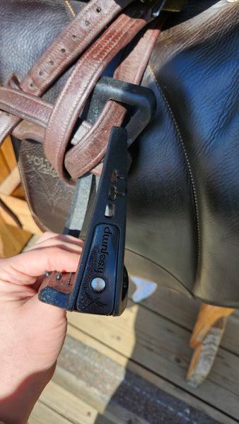 18" Voltaire Stuttgart Jump Saddle