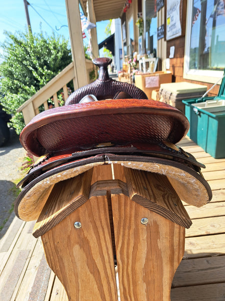 ON TRIAL 16" Crates Trail Saddle