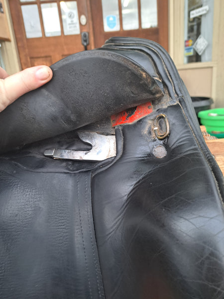 17" Albion SLK Dressage Saddle