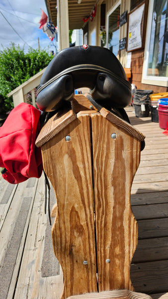 17.5" Equipe EK26 Monoflap Jumping Saddle