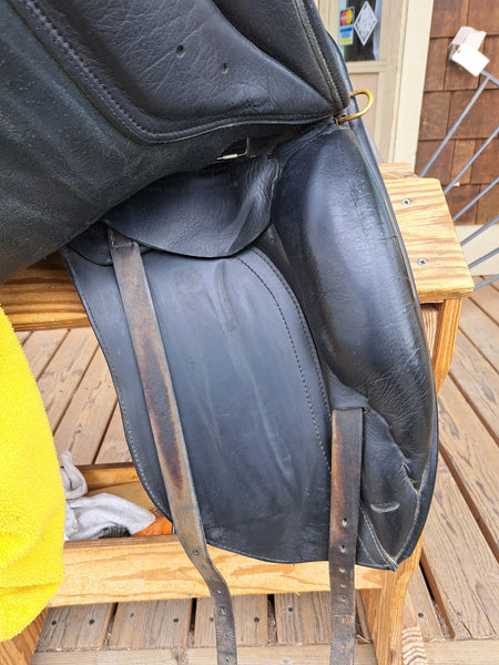 17" JRD Dressage Saddle