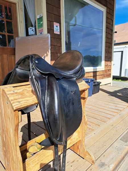 17.5" Custom Saddlery Wolfgang Solo Dressage Saddle