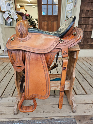 15.5" Double T Western Trail Saddle
