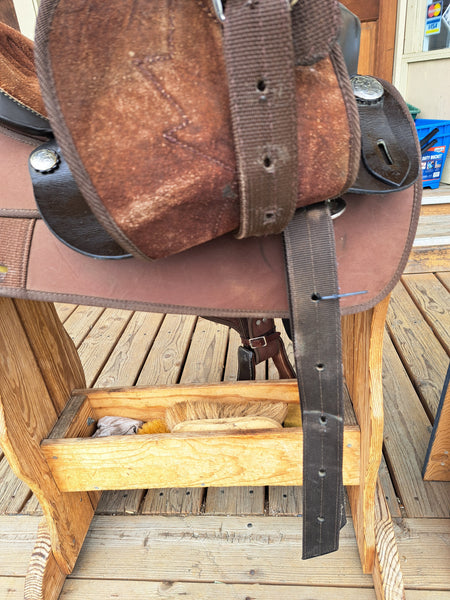 16" Synthetic Western Saddle