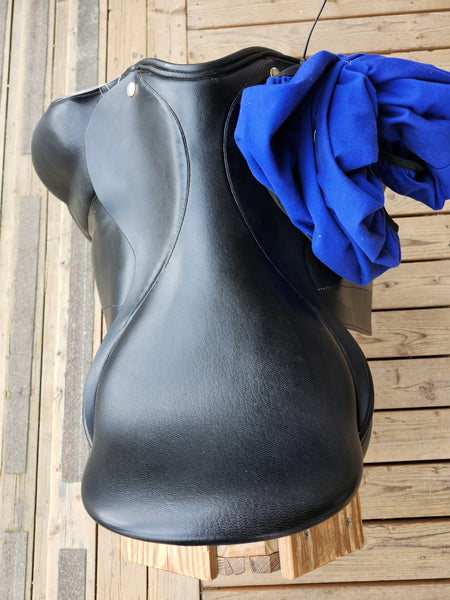 18" Frank Baines Reflex Dressage Saddle